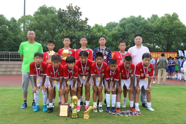 媒体人：尼克斯像04年活塞各司其职 马刺G2调整的空间很大